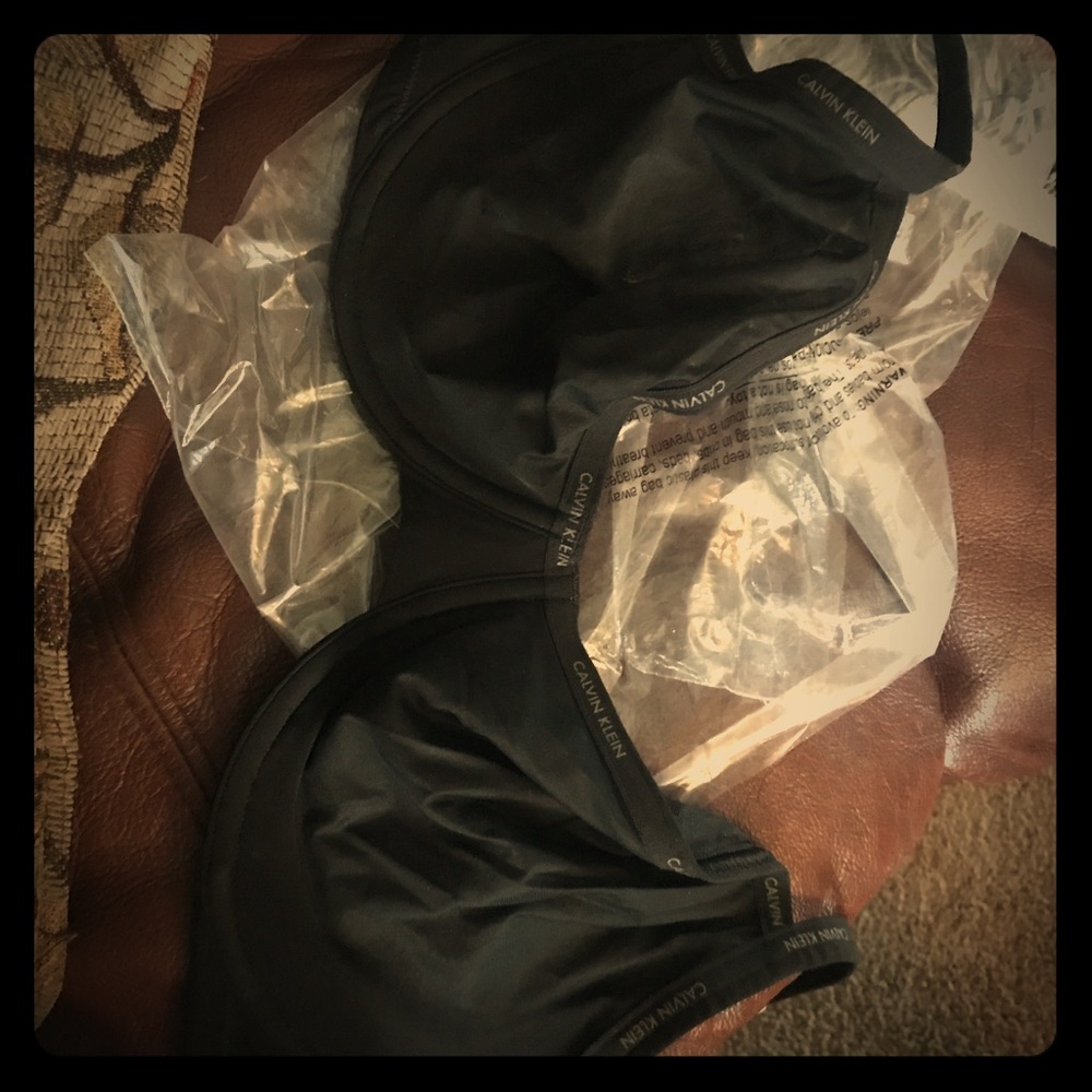 BNWT Black CK 36C bra.